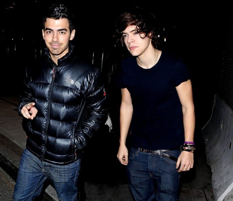 Joe Jonas & Harry Styles: A Dynamic Duo in Modern Pop Culture
