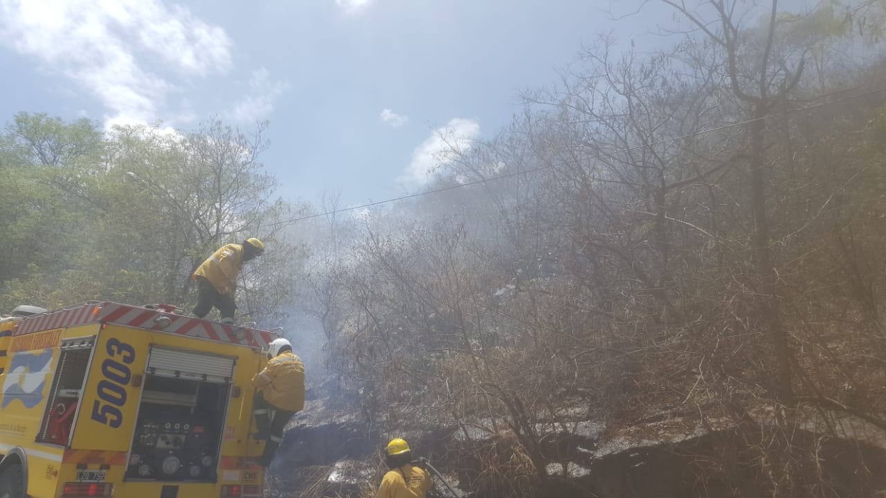 Incendio en Cerro San Bernardo - Fuente: Salta4400