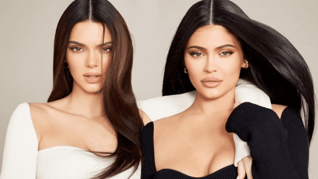 Kim Kardashian Y Sus Hermanas Sorprenden Con Atrevidas Fotos 