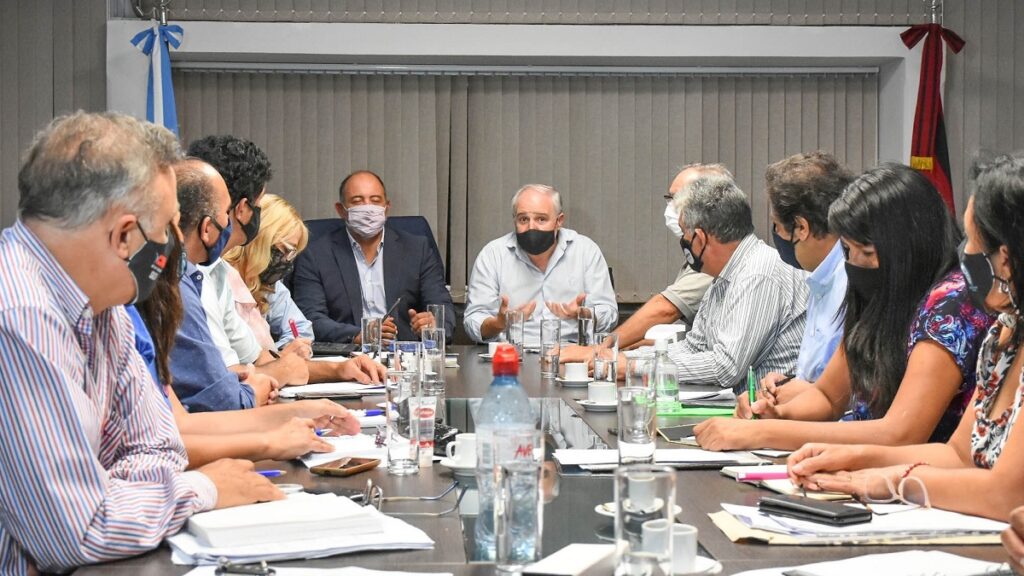 Paritarias docentes: se retoman las negociaciones en medio de fuertes ...