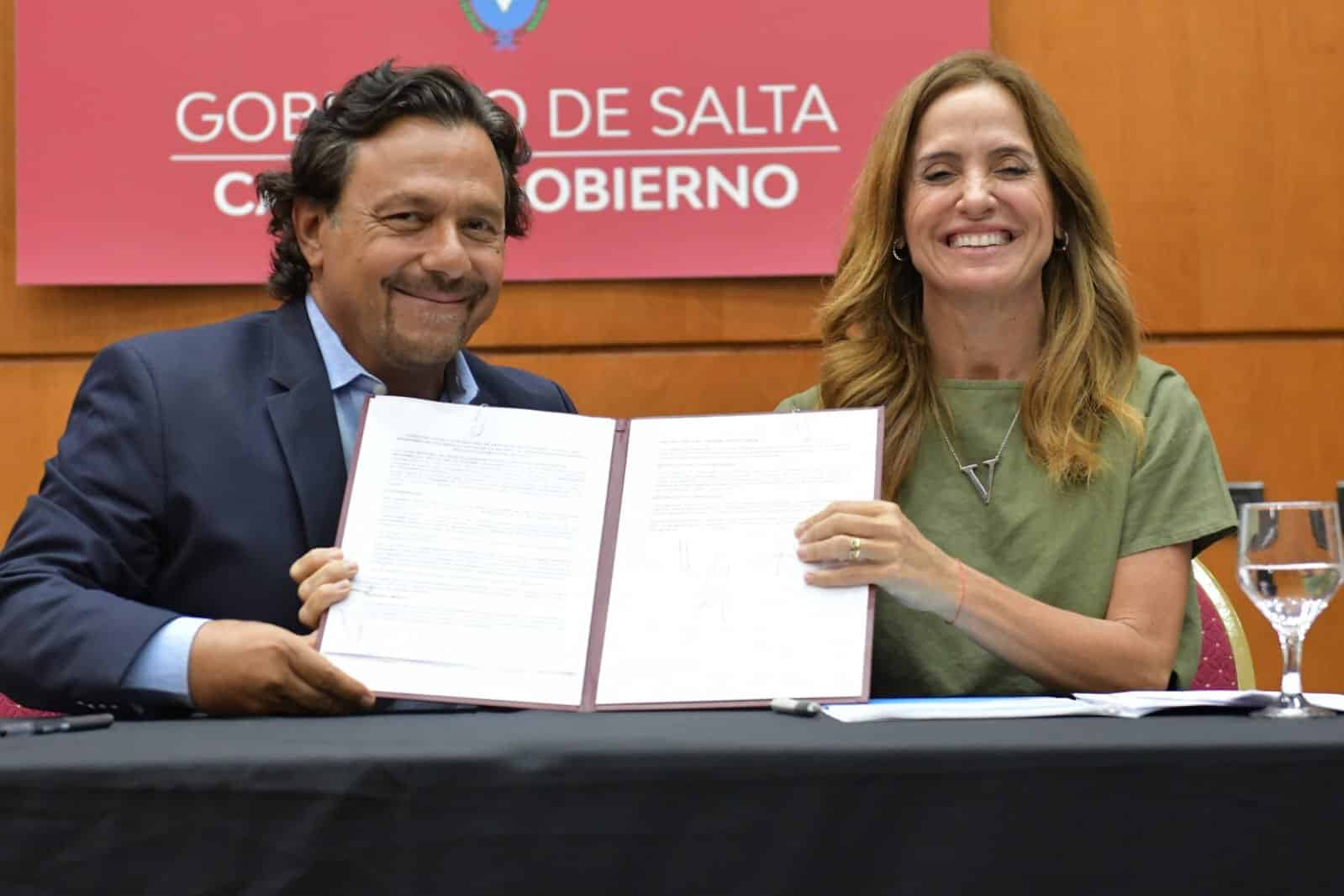 Gustavo Sáenz con Victoria Tolosa Paz