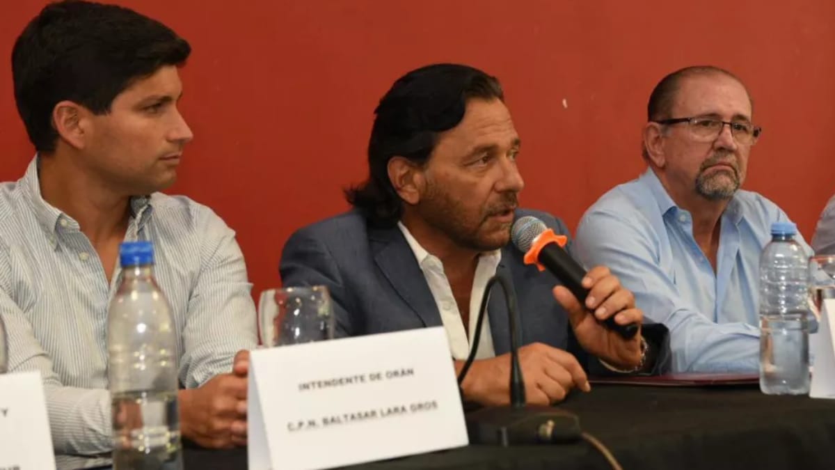 Gustavo Sáenz en Orán